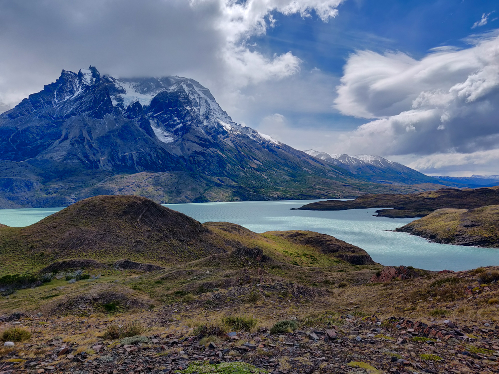 Another incredible lake with mountains view