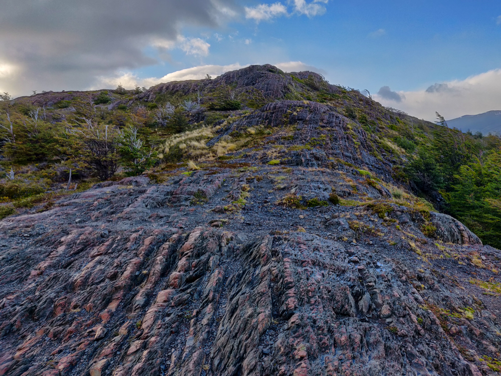 Streaky rock formation