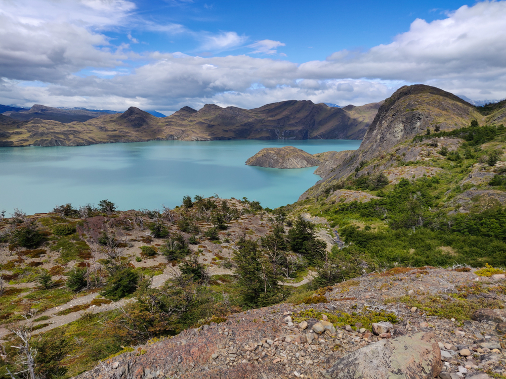 Beautiful view of the lake with sky blue water