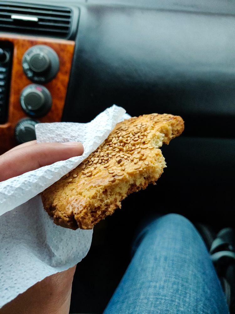 Sesame seed-covered cookie