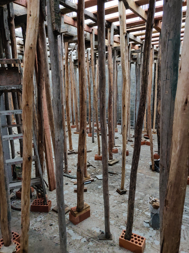 Sticks to support the ceiling