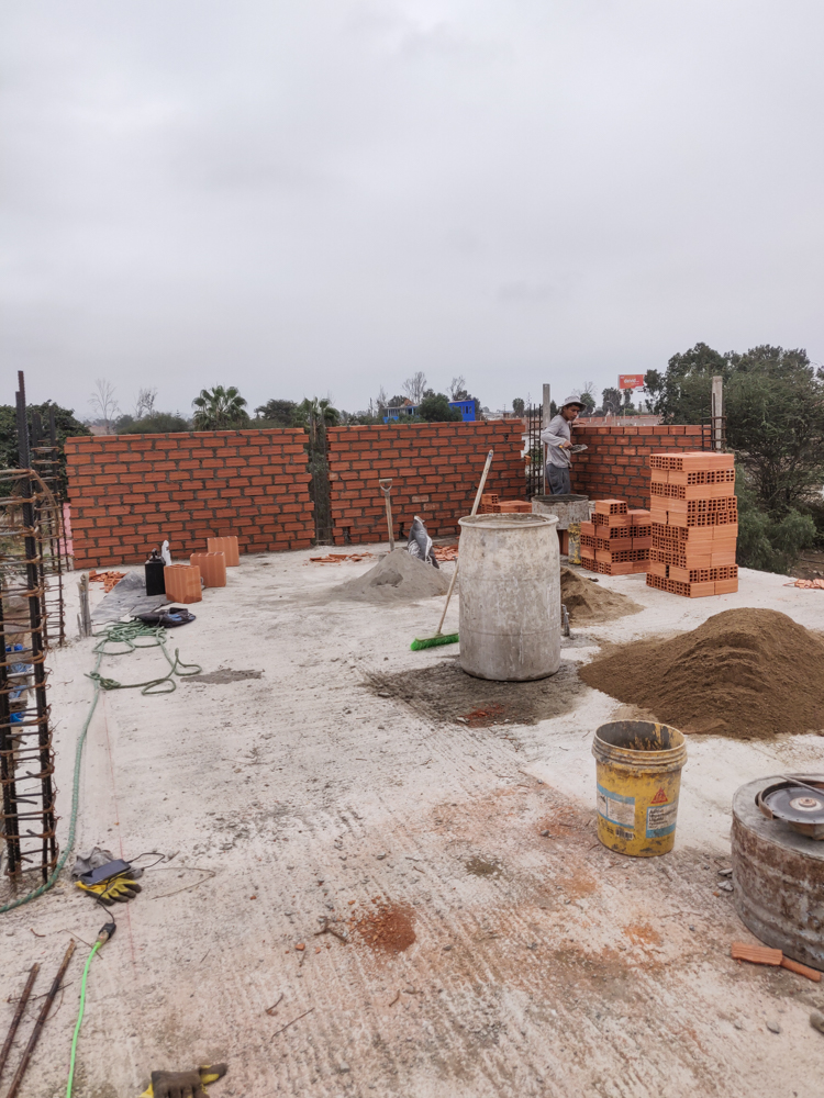 Parapet wall on the 3rd floor